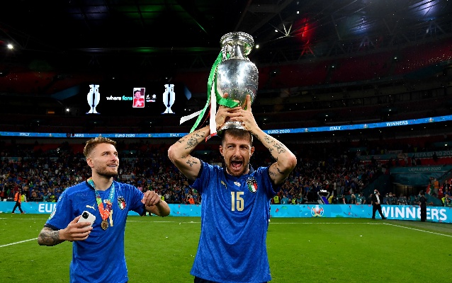 球员更多的 球员更多的