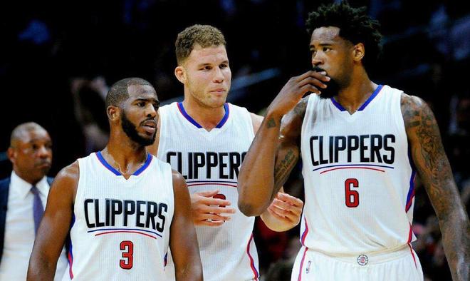 埃奇库姆：最后时刻我必须去冲抢篮板，这是我生涯首次绝杀